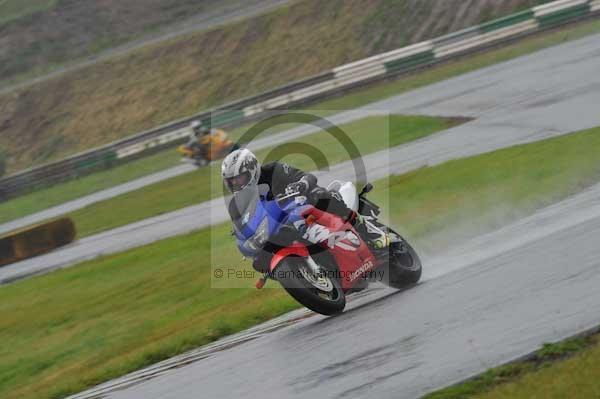 Mallory park Leicestershire;Mallory park photographs;Motorcycle action photographs;event digital images;eventdigitalimages;mallory park;no limits trackday;peter wileman photography;trackday;trackday digital images;trackday photos