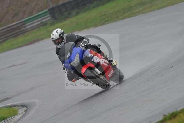 Mallory park Leicestershire;Mallory park photographs;Motorcycle action photographs;event digital images;eventdigitalimages;mallory park;no limits trackday;peter wileman photography;trackday;trackday digital images;trackday photos