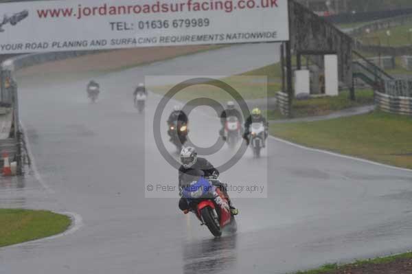 Mallory park Leicestershire;Mallory park photographs;Motorcycle action photographs;event digital images;eventdigitalimages;mallory park;no limits trackday;peter wileman photography;trackday;trackday digital images;trackday photos