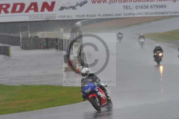 Mallory park Leicestershire;Mallory park photographs;Motorcycle action photographs;event digital images;eventdigitalimages;mallory park;no limits trackday;peter wileman photography;trackday;trackday digital images;trackday photos