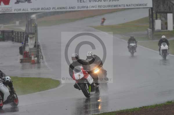 Mallory park Leicestershire;Mallory park photographs;Motorcycle action photographs;event digital images;eventdigitalimages;mallory park;no limits trackday;peter wileman photography;trackday;trackday digital images;trackday photos