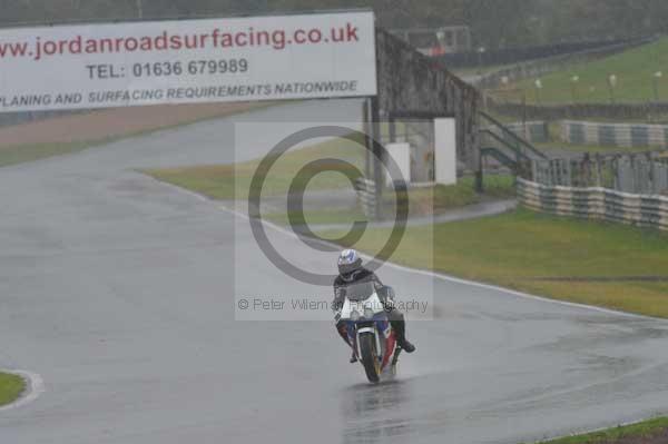 Mallory park Leicestershire;Mallory park photographs;Motorcycle action photographs;event digital images;eventdigitalimages;mallory park;no limits trackday;peter wileman photography;trackday;trackday digital images;trackday photos