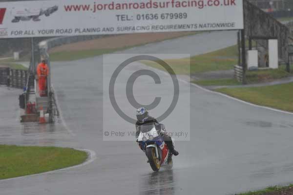 Mallory park Leicestershire;Mallory park photographs;Motorcycle action photographs;event digital images;eventdigitalimages;mallory park;no limits trackday;peter wileman photography;trackday;trackday digital images;trackday photos