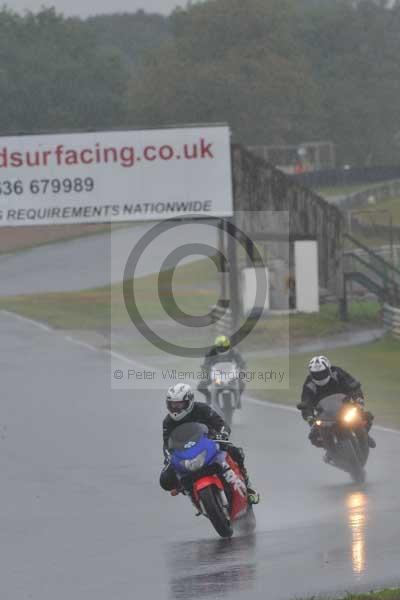 Mallory park Leicestershire;Mallory park photographs;Motorcycle action photographs;event digital images;eventdigitalimages;mallory park;no limits trackday;peter wileman photography;trackday;trackday digital images;trackday photos
