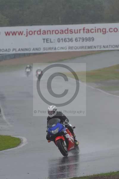 Mallory park Leicestershire;Mallory park photographs;Motorcycle action photographs;event digital images;eventdigitalimages;mallory park;no limits trackday;peter wileman photography;trackday;trackday digital images;trackday photos