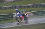 Mallory-park-Leicestershire;Mallory-park-photographs;Motorcycle-action-photographs;event-digital-images;eventdigitalimages;mallory-park;no-limits-trackday;peter-wileman-photography;trackday;trackday-digital-images;trackday-photos
