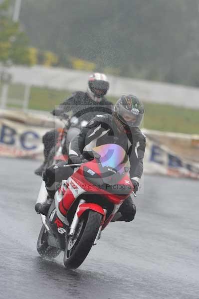 Mallory park Leicestershire;Mallory park photographs;Motorcycle action photographs;event digital images;eventdigitalimages;mallory park;no limits trackday;peter wileman photography;trackday;trackday digital images;trackday photos