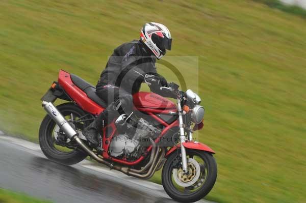 Mallory park Leicestershire;Mallory park photographs;Motorcycle action photographs;event digital images;eventdigitalimages;mallory park;no limits trackday;peter wileman photography;trackday;trackday digital images;trackday photos