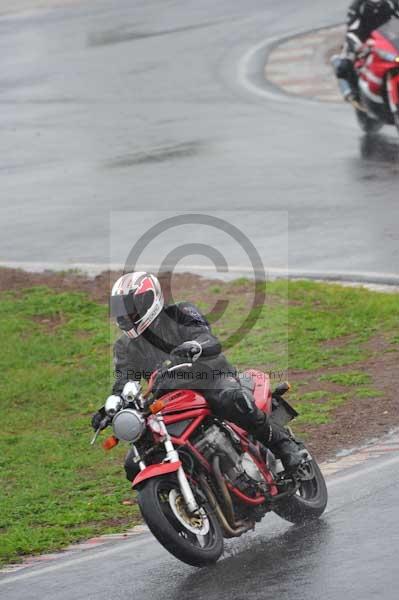 Mallory park Leicestershire;Mallory park photographs;Motorcycle action photographs;event digital images;eventdigitalimages;mallory park;no limits trackday;peter wileman photography;trackday;trackday digital images;trackday photos