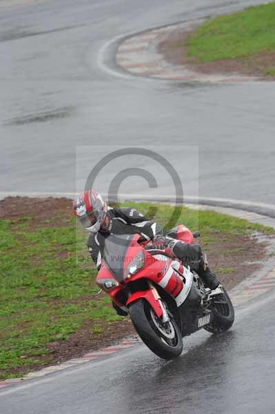 Mallory park Leicestershire;Mallory park photographs;Motorcycle action photographs;event digital images;eventdigitalimages;mallory park;no limits trackday;peter wileman photography;trackday;trackday digital images;trackday photos