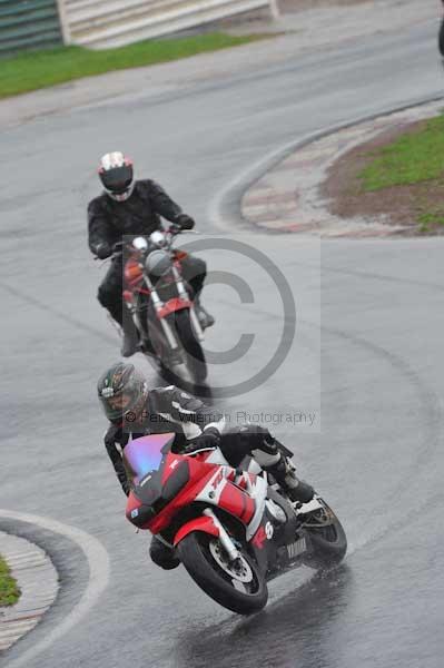 Mallory park Leicestershire;Mallory park photographs;Motorcycle action photographs;event digital images;eventdigitalimages;mallory park;no limits trackday;peter wileman photography;trackday;trackday digital images;trackday photos