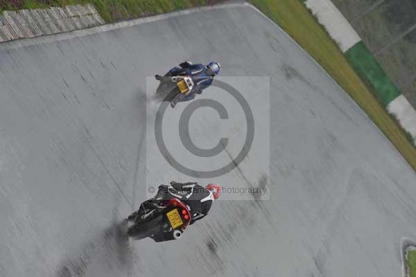 Mallory park Leicestershire;Mallory park photographs;Motorcycle action photographs;event digital images;eventdigitalimages;mallory park;no limits trackday;peter wileman photography;trackday;trackday digital images;trackday photos