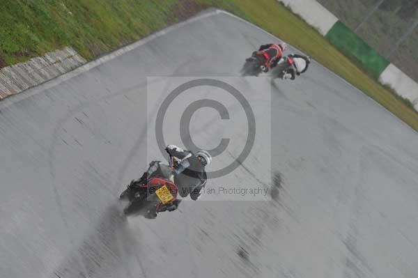 Mallory park Leicestershire;Mallory park photographs;Motorcycle action photographs;event digital images;eventdigitalimages;mallory park;no limits trackday;peter wileman photography;trackday;trackday digital images;trackday photos