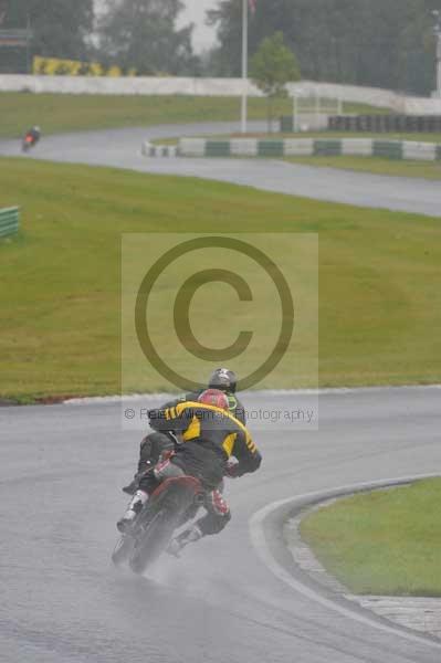 Mallory park Leicestershire;Mallory park photographs;Motorcycle action photographs;event digital images;eventdigitalimages;mallory park;no limits trackday;peter wileman photography;trackday;trackday digital images;trackday photos
