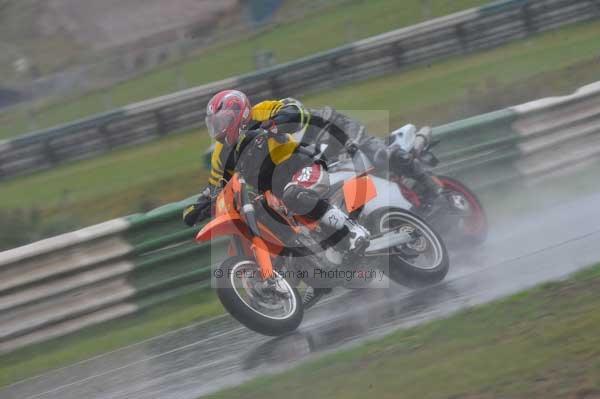 Mallory park Leicestershire;Mallory park photographs;Motorcycle action photographs;event digital images;eventdigitalimages;mallory park;no limits trackday;peter wileman photography;trackday;trackday digital images;trackday photos