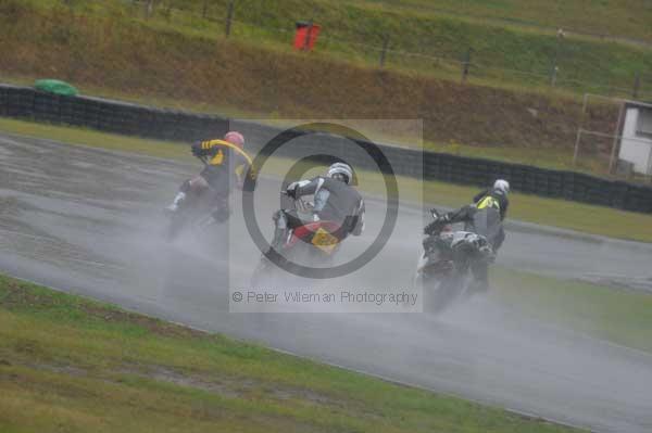 Mallory park Leicestershire;Mallory park photographs;Motorcycle action photographs;event digital images;eventdigitalimages;mallory park;no limits trackday;peter wileman photography;trackday;trackday digital images;trackday photos