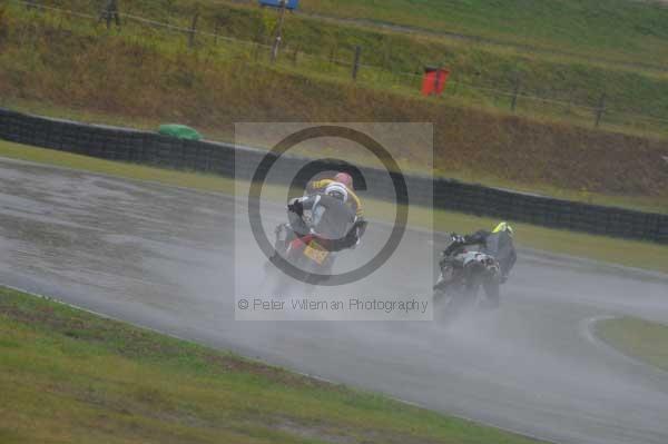 Mallory park Leicestershire;Mallory park photographs;Motorcycle action photographs;event digital images;eventdigitalimages;mallory park;no limits trackday;peter wileman photography;trackday;trackday digital images;trackday photos
