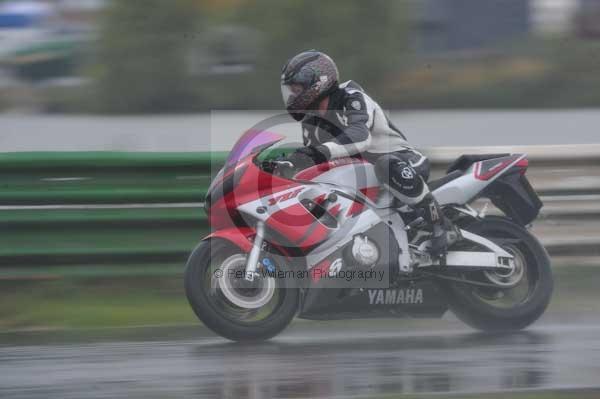 Mallory park Leicestershire;Mallory park photographs;Motorcycle action photographs;event digital images;eventdigitalimages;mallory park;no limits trackday;peter wileman photography;trackday;trackday digital images;trackday photos