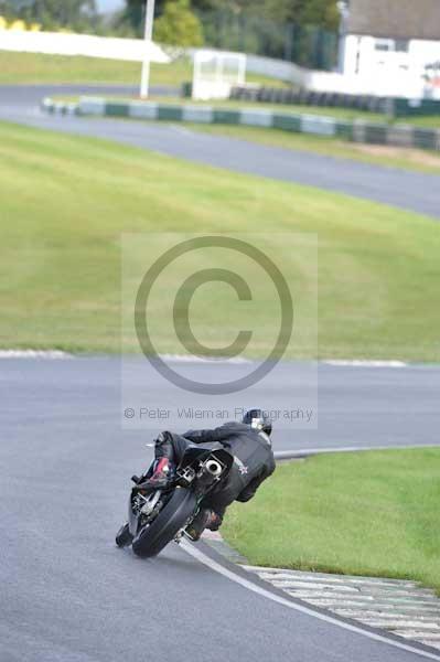 Mallory park Leicestershire;Mallory park photographs;Motorcycle action photographs;event digital images;eventdigitalimages;mallory park;no limits trackday;peter wileman photography;trackday;trackday digital images;trackday photos