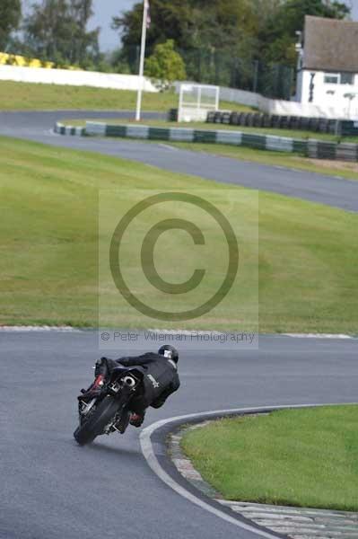 Mallory park Leicestershire;Mallory park photographs;Motorcycle action photographs;event digital images;eventdigitalimages;mallory park;no limits trackday;peter wileman photography;trackday;trackday digital images;trackday photos