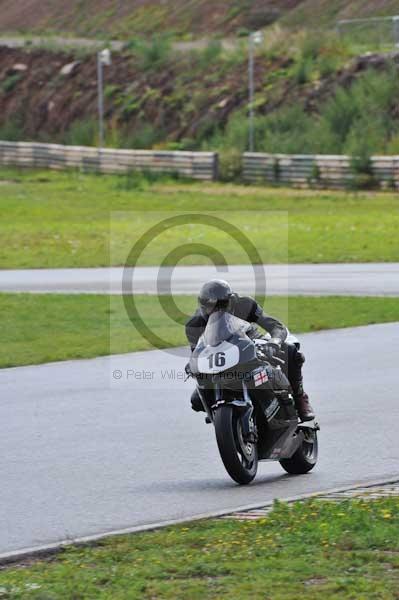 Mallory park Leicestershire;Mallory park photographs;Motorcycle action photographs;event digital images;eventdigitalimages;mallory park;no limits trackday;peter wileman photography;trackday;trackday digital images;trackday photos