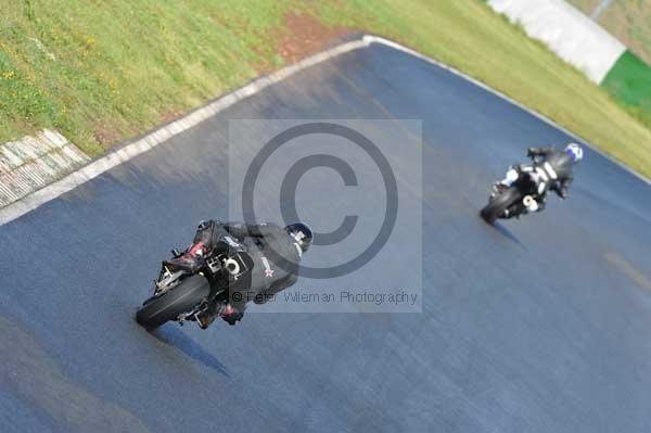 Mallory park Leicestershire;Mallory park photographs;Motorcycle action photographs;event digital images;eventdigitalimages;mallory park;no limits trackday;peter wileman photography;trackday;trackday digital images;trackday photos