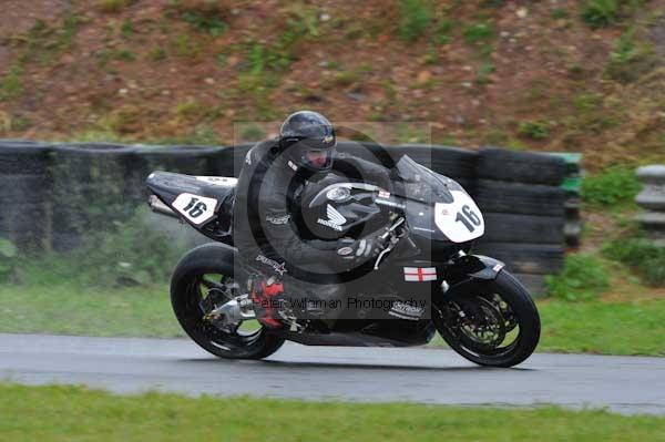 Mallory park Leicestershire;Mallory park photographs;Motorcycle action photographs;event digital images;eventdigitalimages;mallory park;no limits trackday;peter wileman photography;trackday;trackday digital images;trackday photos