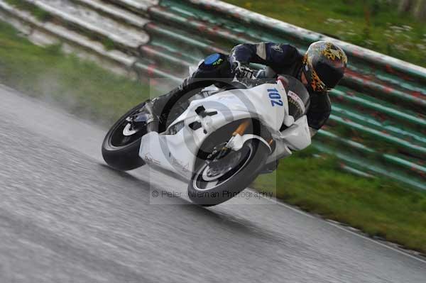 Mallory park Leicestershire;Mallory park photographs;Motorcycle action photographs;event digital images;eventdigitalimages;mallory park;no limits trackday;peter wileman photography;trackday;trackday digital images;trackday photos