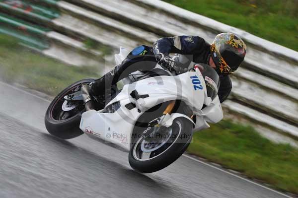 Mallory park Leicestershire;Mallory park photographs;Motorcycle action photographs;event digital images;eventdigitalimages;mallory park;no limits trackday;peter wileman photography;trackday;trackday digital images;trackday photos