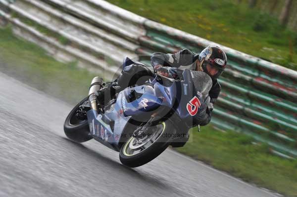 Mallory park Leicestershire;Mallory park photographs;Motorcycle action photographs;event digital images;eventdigitalimages;mallory park;no limits trackday;peter wileman photography;trackday;trackday digital images;trackday photos
