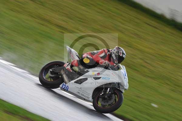 Mallory park Leicestershire;Mallory park photographs;Motorcycle action photographs;event digital images;eventdigitalimages;mallory park;no limits trackday;peter wileman photography;trackday;trackday digital images;trackday photos