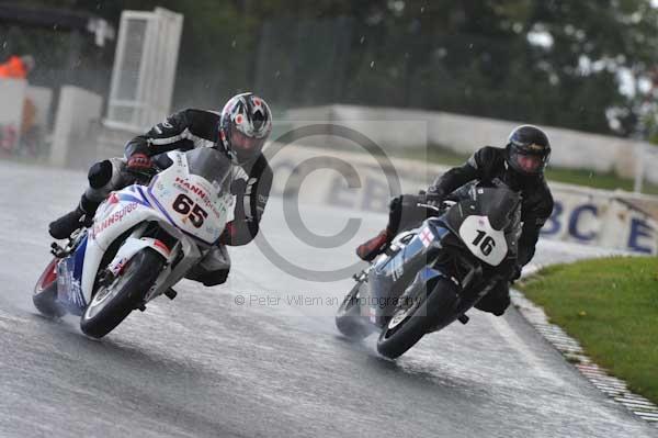 Mallory park Leicestershire;Mallory park photographs;Motorcycle action photographs;event digital images;eventdigitalimages;mallory park;no limits trackday;peter wileman photography;trackday;trackday digital images;trackday photos