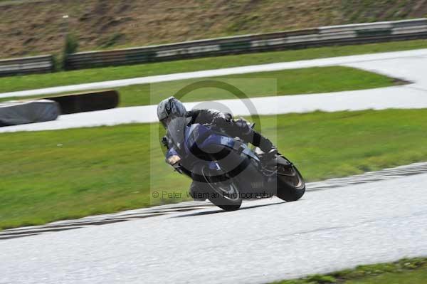 Mallory park Leicestershire;Mallory park photographs;Motorcycle action photographs;event digital images;eventdigitalimages;mallory park;no limits trackday;peter wileman photography;trackday;trackday digital images;trackday photos
