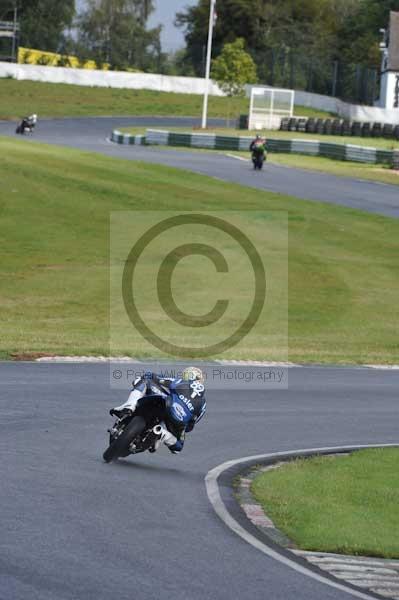 Mallory park Leicestershire;Mallory park photographs;Motorcycle action photographs;event digital images;eventdigitalimages;mallory park;no limits trackday;peter wileman photography;trackday;trackday digital images;trackday photos