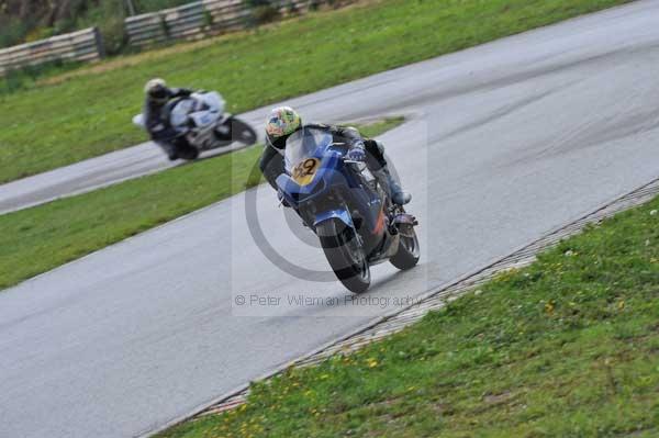Mallory park Leicestershire;Mallory park photographs;Motorcycle action photographs;event digital images;eventdigitalimages;mallory park;no limits trackday;peter wileman photography;trackday;trackday digital images;trackday photos