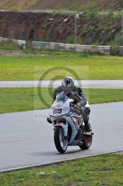 Mallory park Leicestershire;Mallory park photographs;Motorcycle action photographs;event digital images;eventdigitalimages;mallory park;no limits trackday;peter wileman photography;trackday;trackday digital images;trackday photos