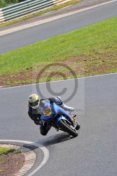 Mallory park Leicestershire;Mallory park photographs;Motorcycle action photographs;event digital images;eventdigitalimages;mallory park;no limits trackday;peter wileman photography;trackday;trackday digital images;trackday photos