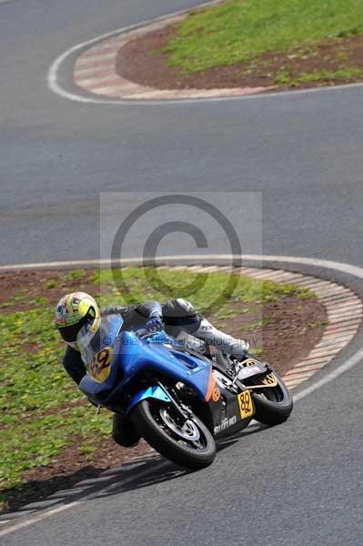 Mallory park Leicestershire;Mallory park photographs;Motorcycle action photographs;event digital images;eventdigitalimages;mallory park;no limits trackday;peter wileman photography;trackday;trackday digital images;trackday photos