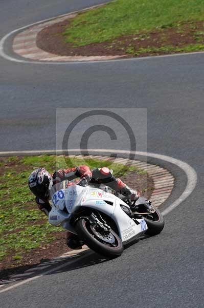 Mallory park Leicestershire;Mallory park photographs;Motorcycle action photographs;event digital images;eventdigitalimages;mallory park;no limits trackday;peter wileman photography;trackday;trackday digital images;trackday photos