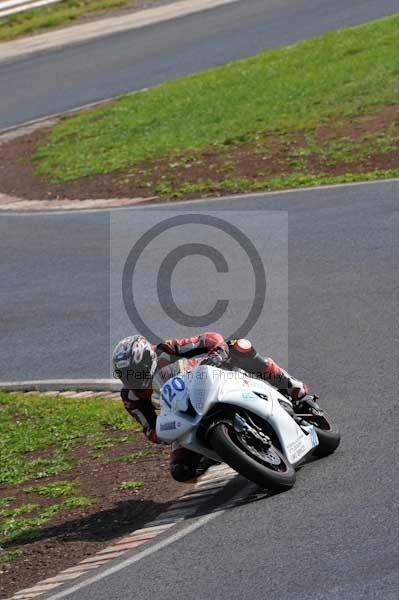 Mallory park Leicestershire;Mallory park photographs;Motorcycle action photographs;event digital images;eventdigitalimages;mallory park;no limits trackday;peter wileman photography;trackday;trackday digital images;trackday photos