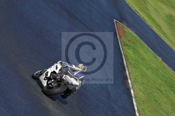 Mallory park Leicestershire;Mallory park photographs;Motorcycle action photographs;event digital images;eventdigitalimages;mallory park;no limits trackday;peter wileman photography;trackday;trackday digital images;trackday photos