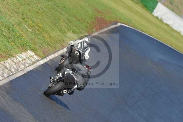 Mallory park Leicestershire;Mallory park photographs;Motorcycle action photographs;event digital images;eventdigitalimages;mallory park;no limits trackday;peter wileman photography;trackday;trackday digital images;trackday photos
