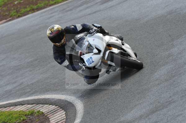 Mallory park Leicestershire;Mallory park photographs;Motorcycle action photographs;event digital images;eventdigitalimages;mallory park;no limits trackday;peter wileman photography;trackday;trackday digital images;trackday photos