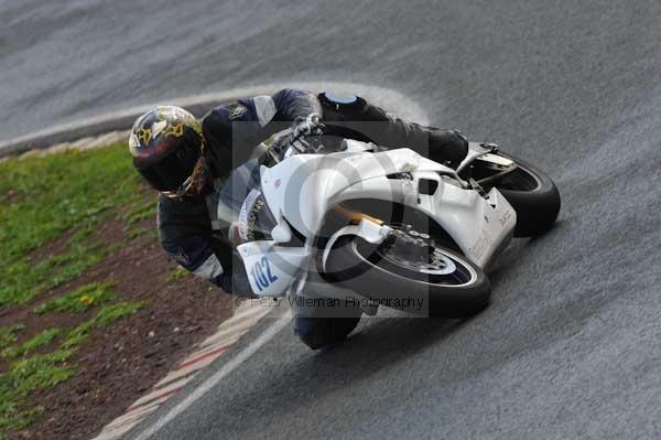 Mallory park Leicestershire;Mallory park photographs;Motorcycle action photographs;event digital images;eventdigitalimages;mallory park;no limits trackday;peter wileman photography;trackday;trackday digital images;trackday photos