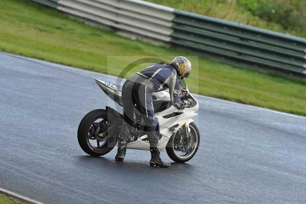 Mallory park Leicestershire;Mallory park photographs;Motorcycle action photographs;event digital images;eventdigitalimages;mallory park;no limits trackday;peter wileman photography;trackday;trackday digital images;trackday photos