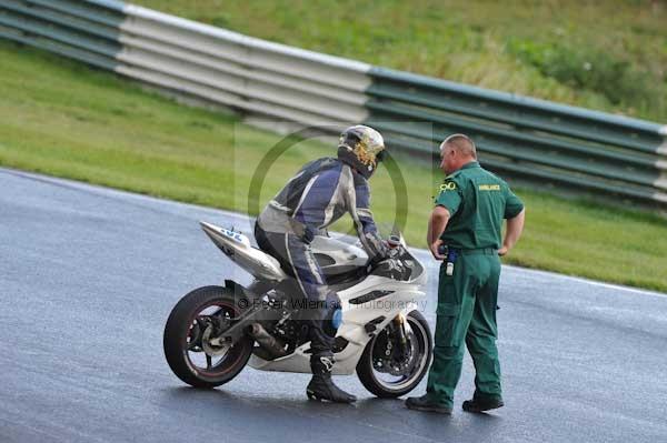 Mallory park Leicestershire;Mallory park photographs;Motorcycle action photographs;event digital images;eventdigitalimages;mallory park;no limits trackday;peter wileman photography;trackday;trackday digital images;trackday photos