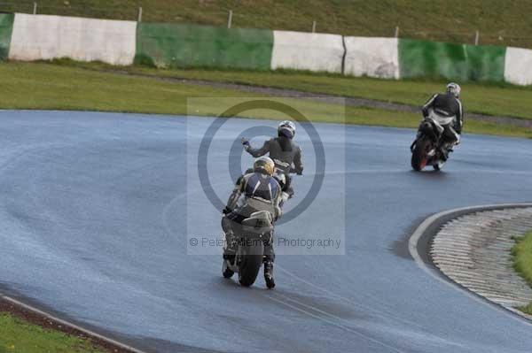 Mallory park Leicestershire;Mallory park photographs;Motorcycle action photographs;event digital images;eventdigitalimages;mallory park;no limits trackday;peter wileman photography;trackday;trackday digital images;trackday photos
