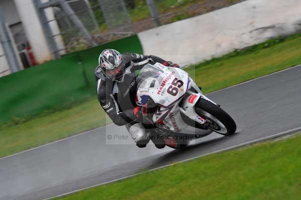 Mallory park Leicestershire;Mallory park photographs;Motorcycle action photographs;event digital images;eventdigitalimages;mallory park;no limits trackday;peter wileman photography;trackday;trackday digital images;trackday photos