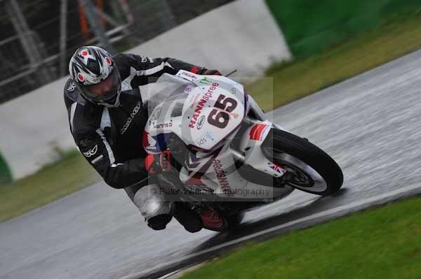Mallory park Leicestershire;Mallory park photographs;Motorcycle action photographs;event digital images;eventdigitalimages;mallory park;no limits trackday;peter wileman photography;trackday;trackday digital images;trackday photos