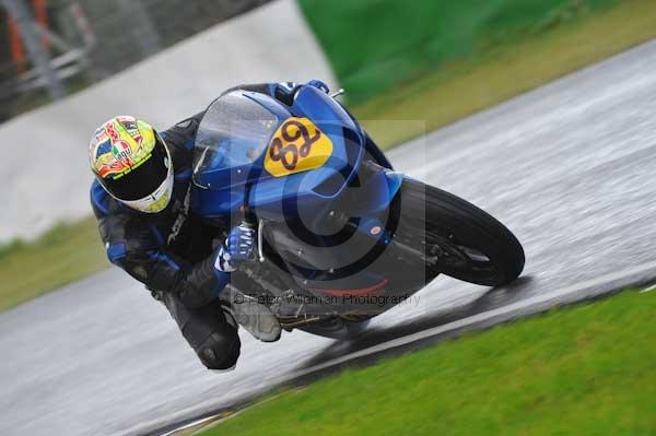 Mallory park Leicestershire;Mallory park photographs;Motorcycle action photographs;event digital images;eventdigitalimages;mallory park;no limits trackday;peter wileman photography;trackday;trackday digital images;trackday photos